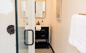 Speakeasy Queen Suite